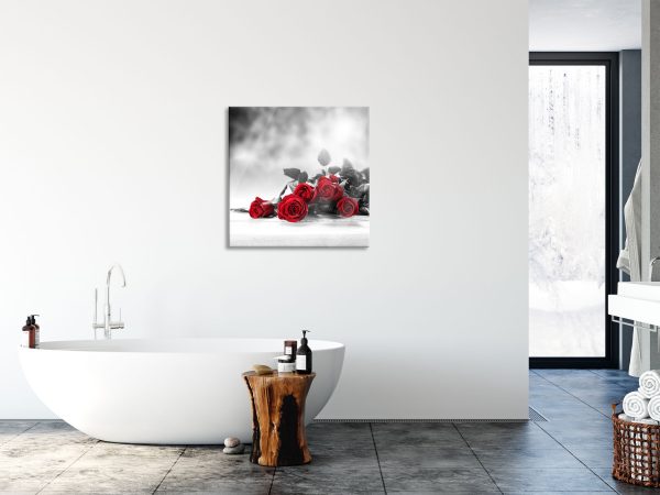 schöner Rosenstrauß auf Tisch, Glasbild Quadratisch Angebot – Bild 4