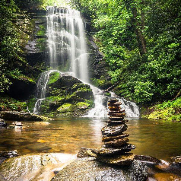 Zen Steine vor Wasserfall, Glasbild Quadratisch Zu verkaufen – Bild 5