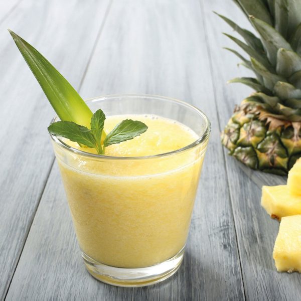 Ananas Cocktail auf Holztisch, Glasbild Quadratisch Mode – Bild 5