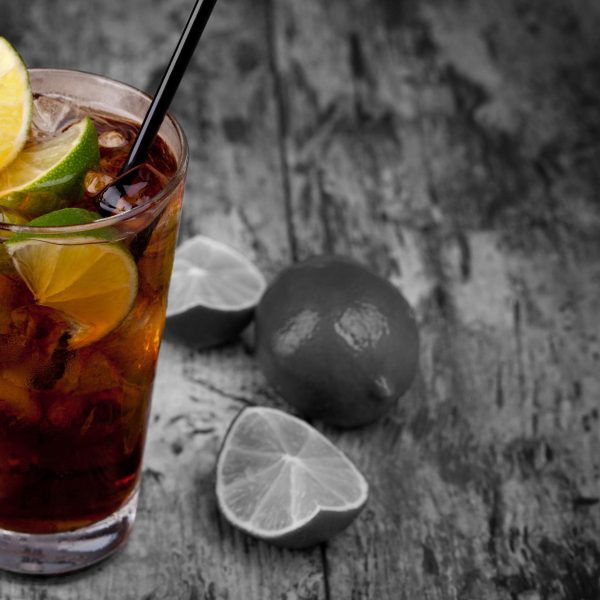 Cuba Libre mit vielen Limetten, Glasbild Quadratisch Online-Verkauf – Bild 5