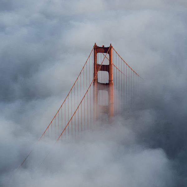 Golden Gate Bridge über den Wolken, Glasbild Quadratisch Angebot – Bild 5