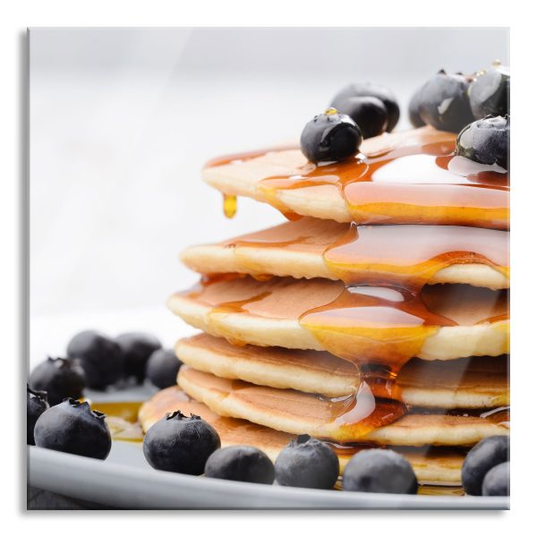 Pancakes mit Sirup und Blaubeeren, Glasbild Quadratisch Angebot