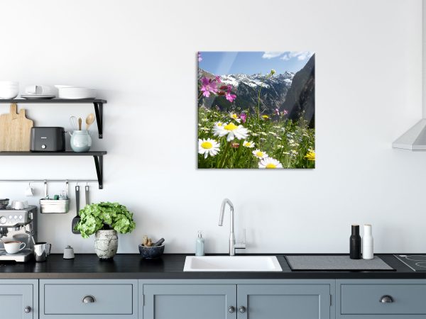 Wunderschöne Blumen Alpenwiese, Glasbild Quadratisch Online-Verkauf – Bild 3