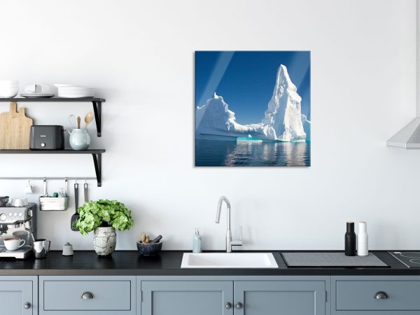 Riesiger kunstvoller Eisberg, Glasbild Quadratisch Im Angebot – Bild 3
