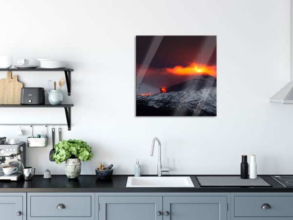 Gefährlicher Vulkanausbruch, Glasbild Quadratisch Angebot – Bild 3